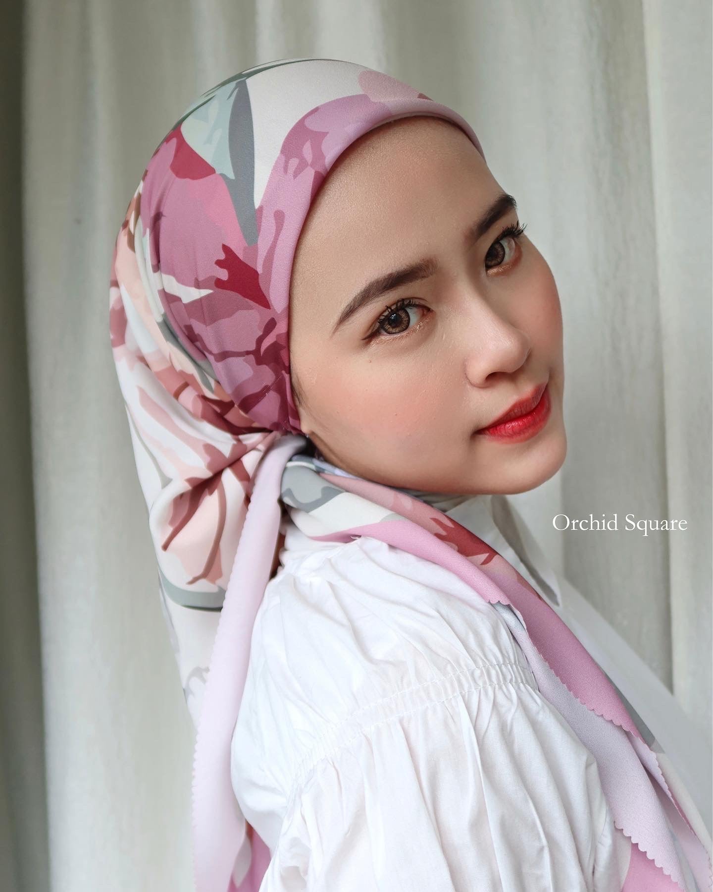 (DISPLAY PC) ORCHID— Fleur in Colours