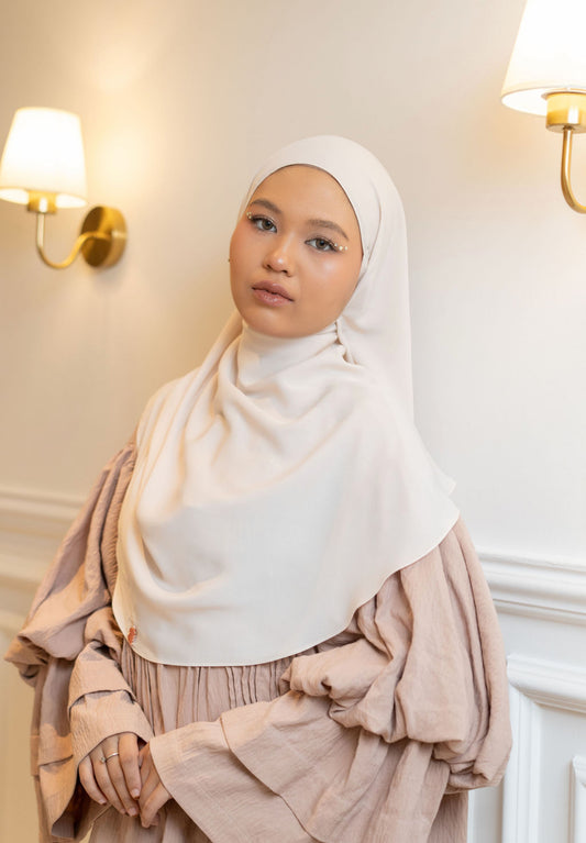 Medina Curved — Porcelain Glow